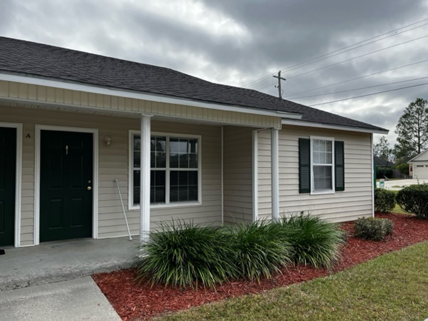 Hahira Apartment: 415 S. Hagan Bridge Rd. * - D8