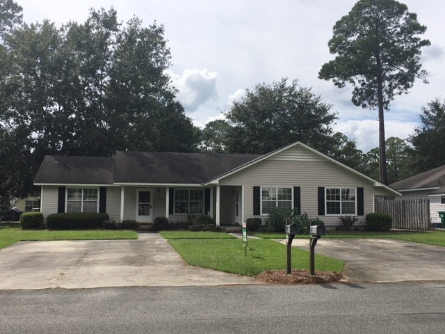 Valdosta Apartment: 2308 A Pineview Drive