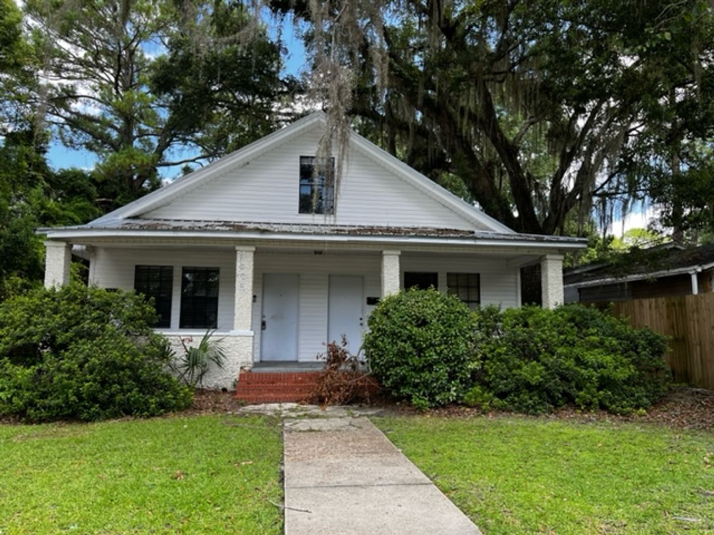 Valdosta Townhome: 1005 B N Oak St