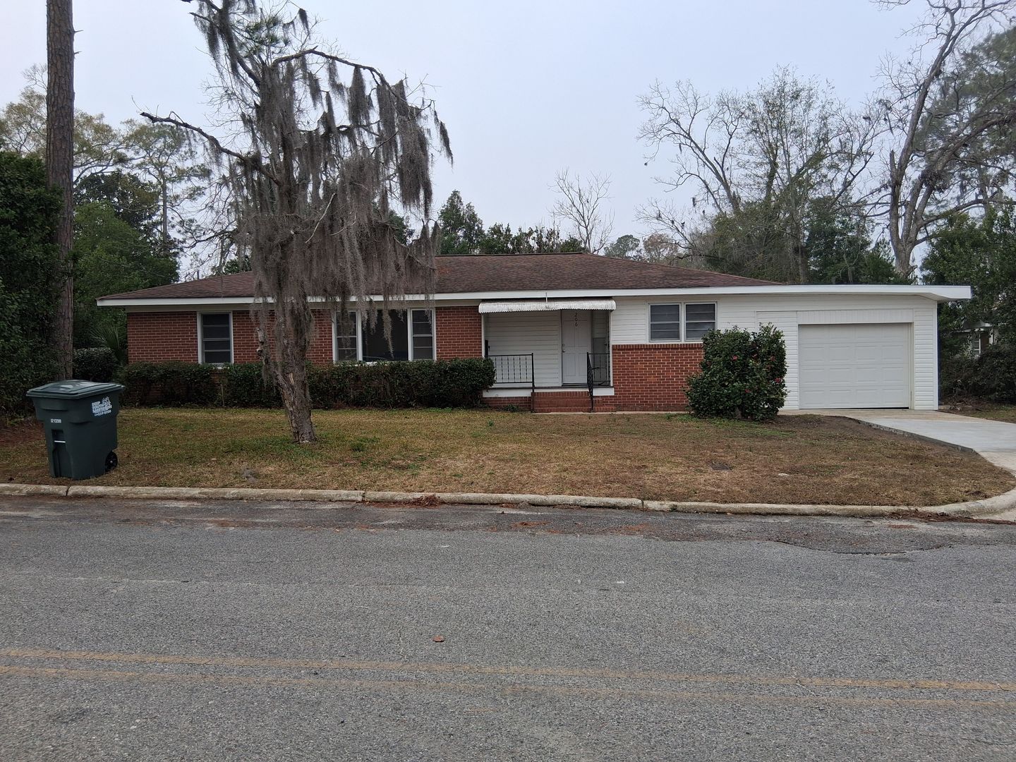 Nashville House: 206 N. Bartow St *