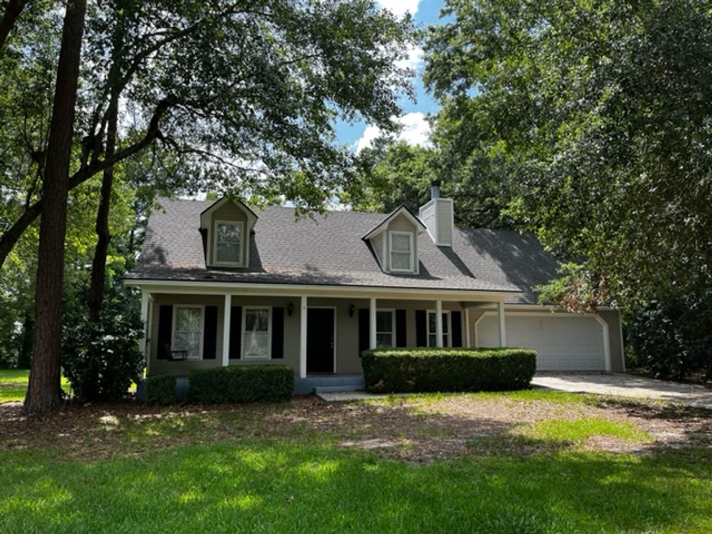 Ray City House: 190 Webb Dr