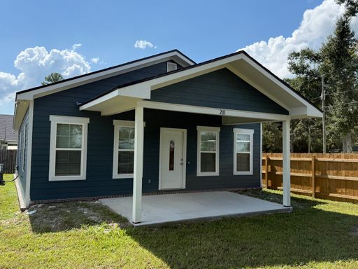 4 Bedroom 2 bath Home in Valdosta, GA – photo 1