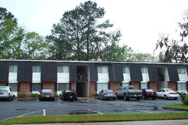 Valdosta Apartment: 1004 N Oak Street