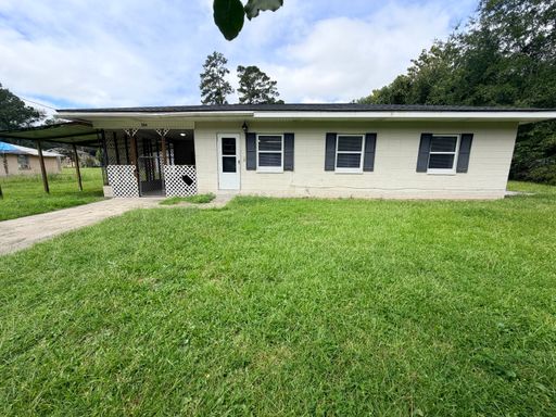 3 Bedroom 1 Bath Home in Valdosta – photo 1