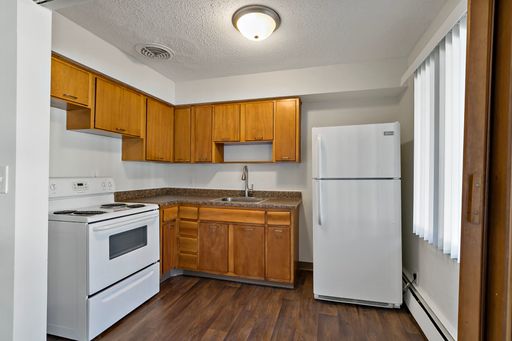 Top Floor Wayzata Studio Apartment – photo 1
