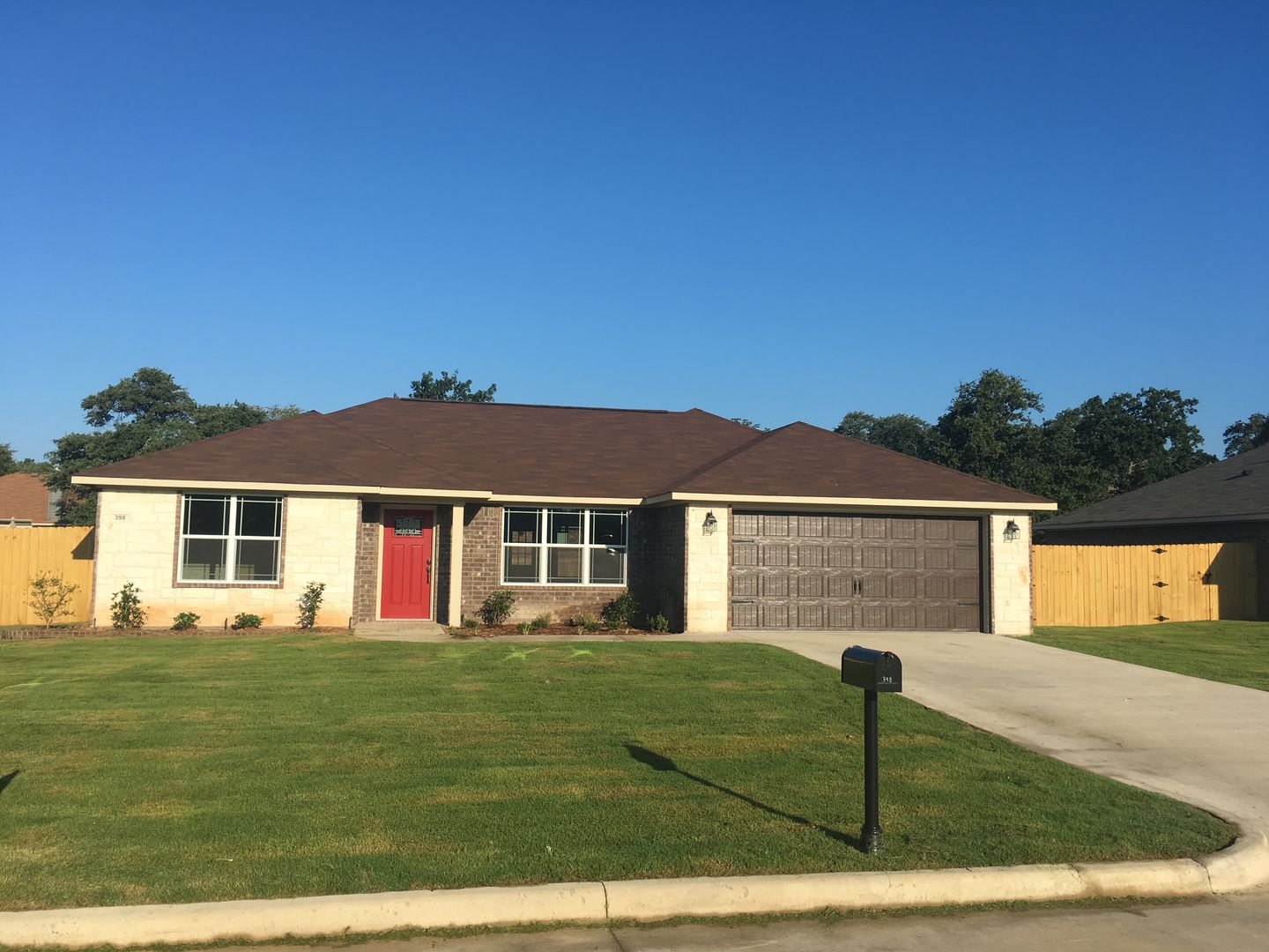 COMING November 2025- Single Family Home- 3bedroom 2 bath- Lindale ISD 