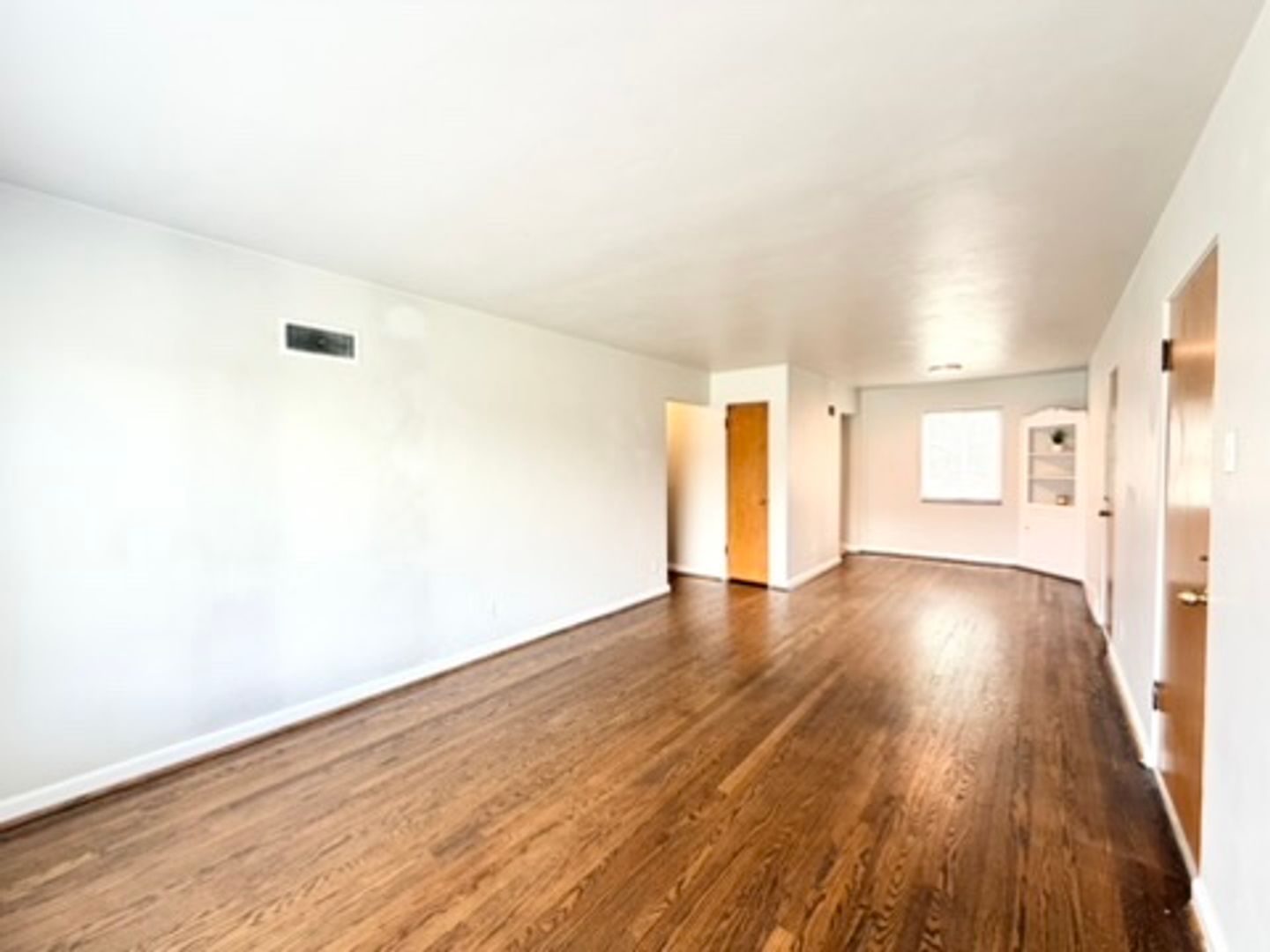 St. Louis Apartment: 5940- 5952 Nagel Ave