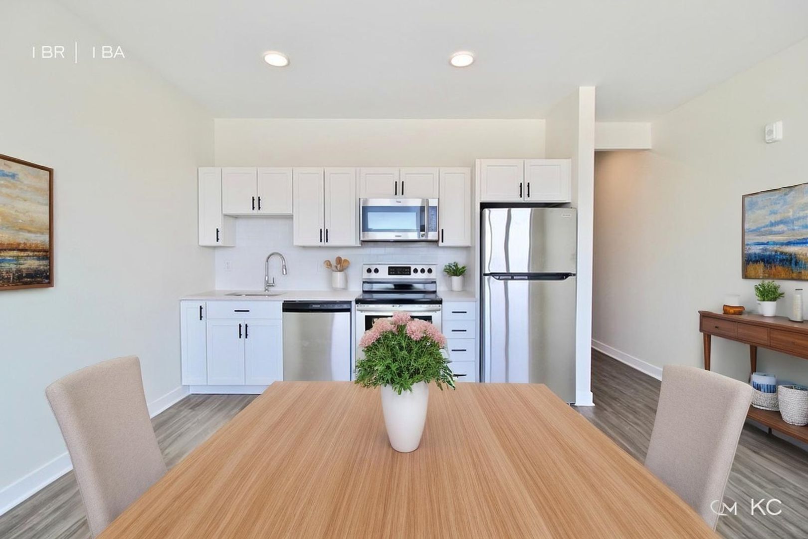 Kansas City Apartment: 222 W. 75th Street