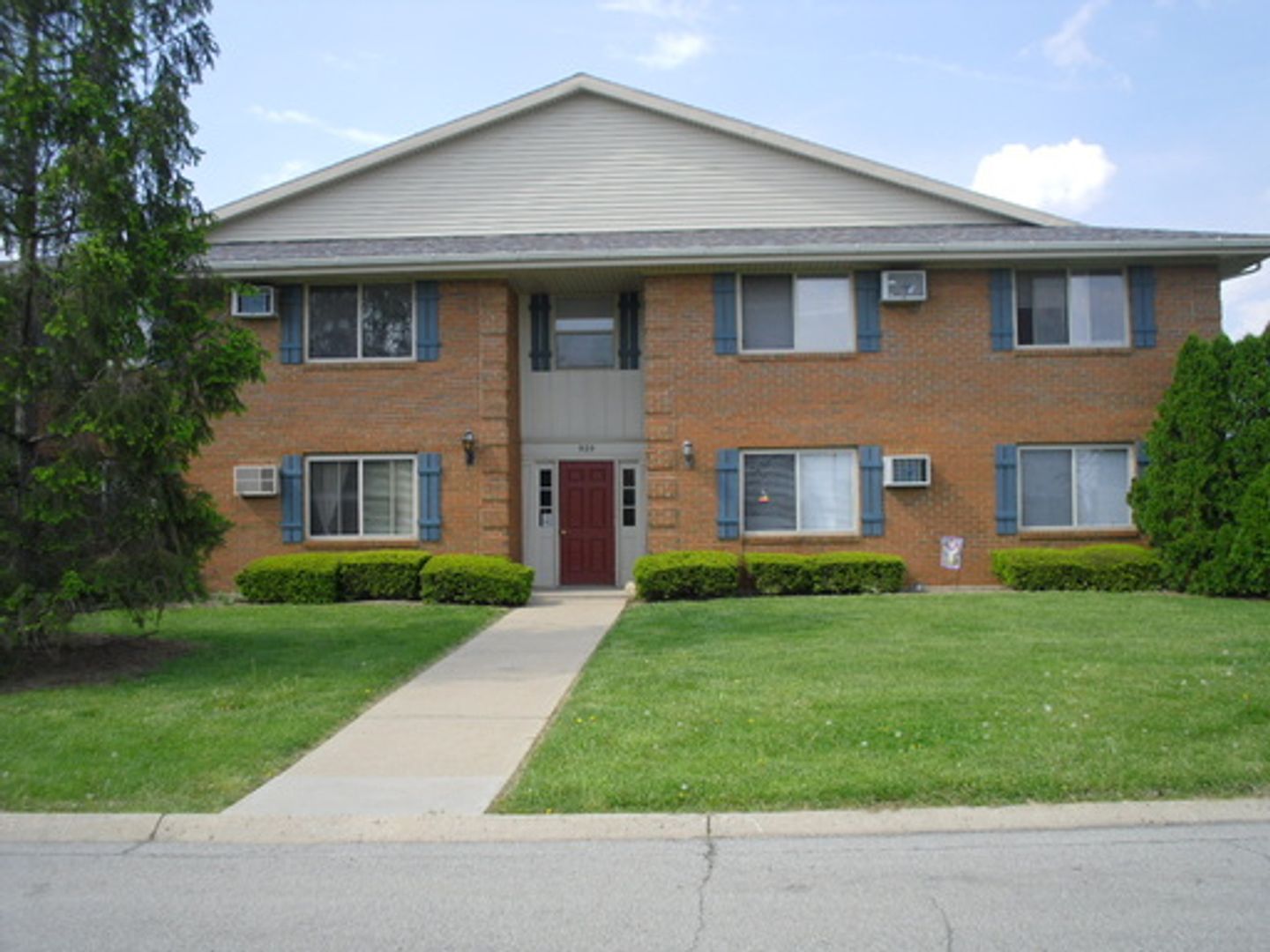 Richmond Apartment: Winding Ridge Drive