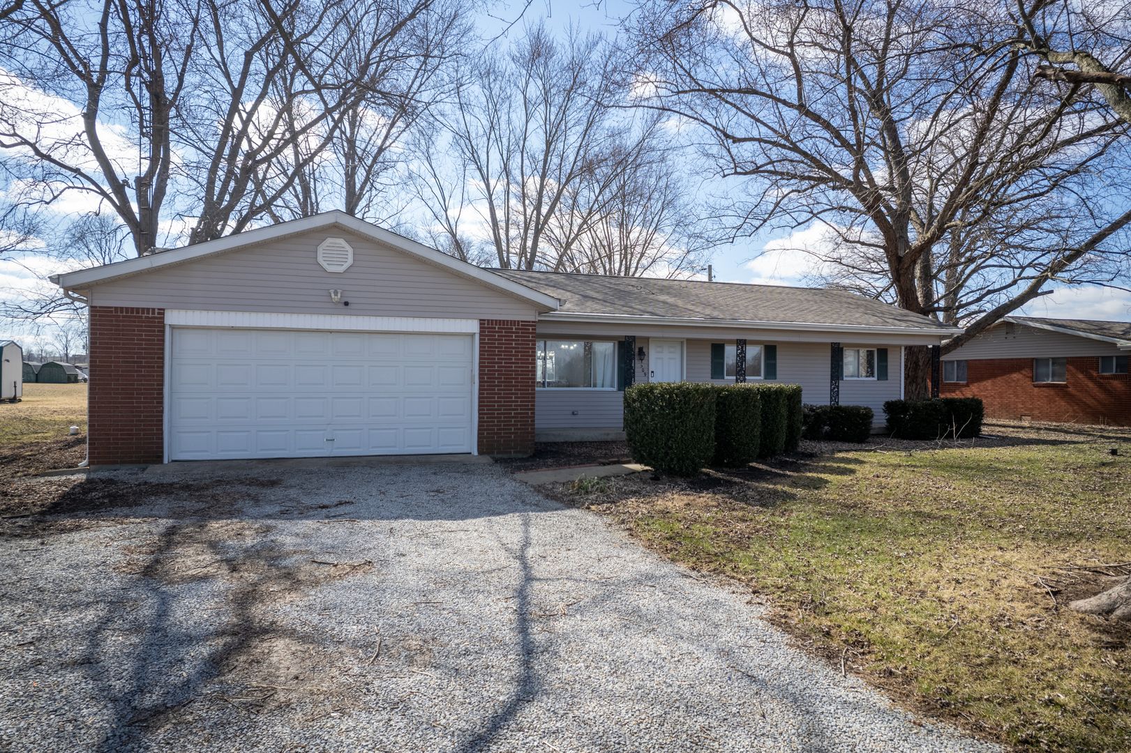 Centerville House: 509 West College Corner Rd