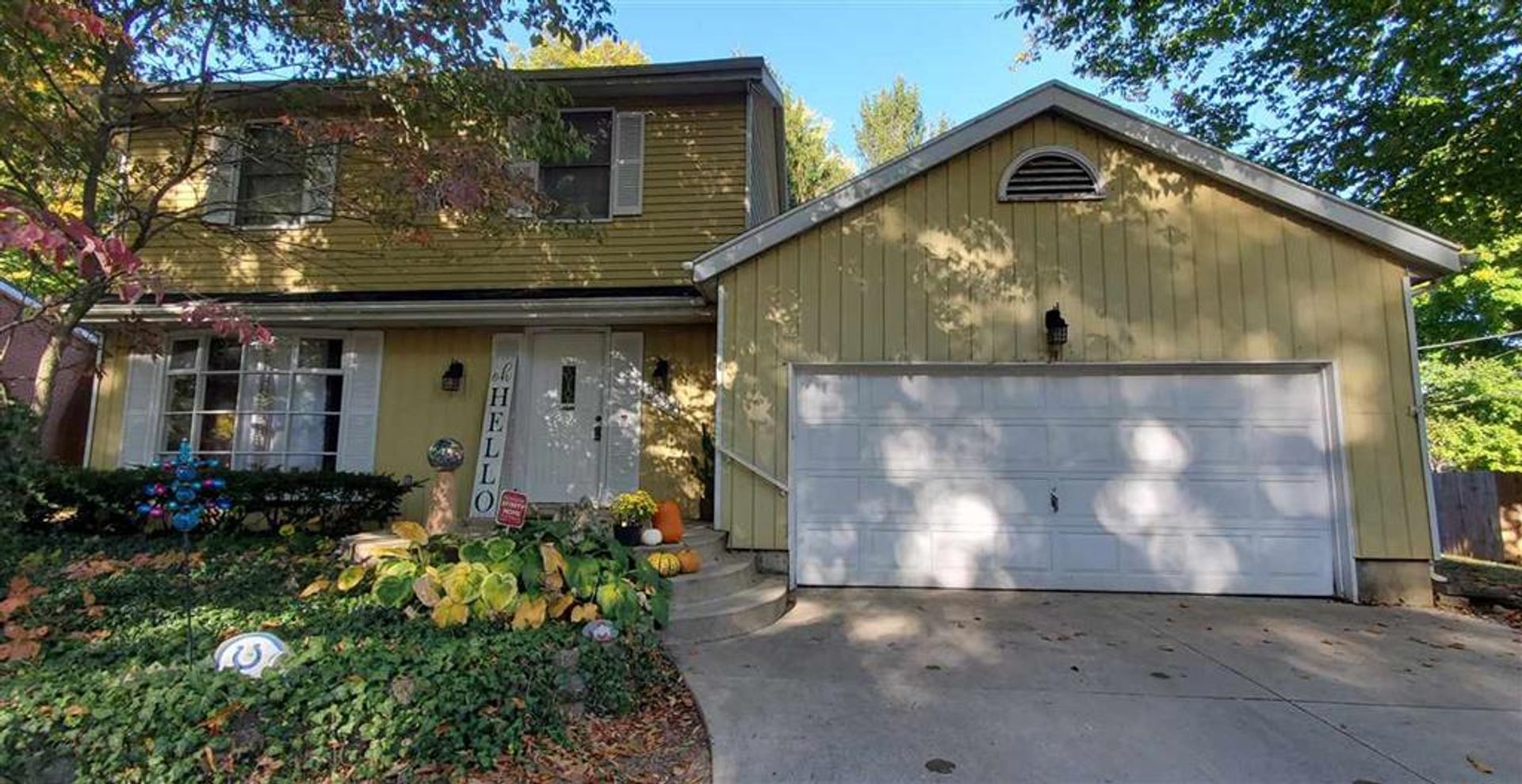 Richmond House: 2235 Autumn Way