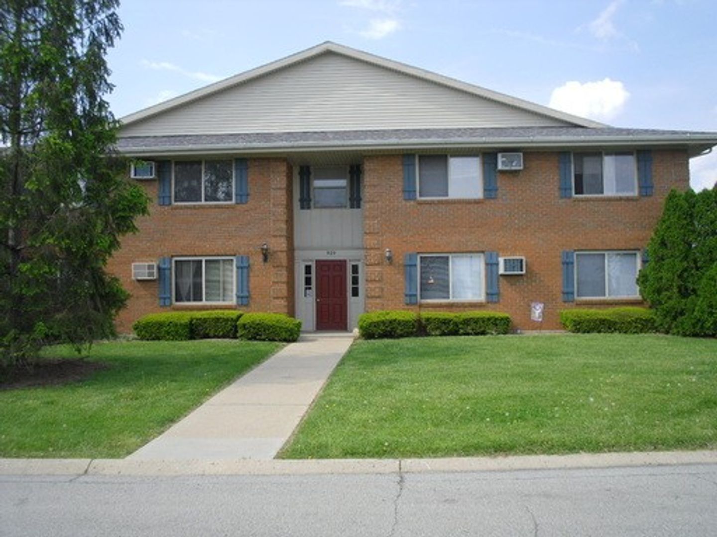 Richmond Apartment: Winding Ridge Drive