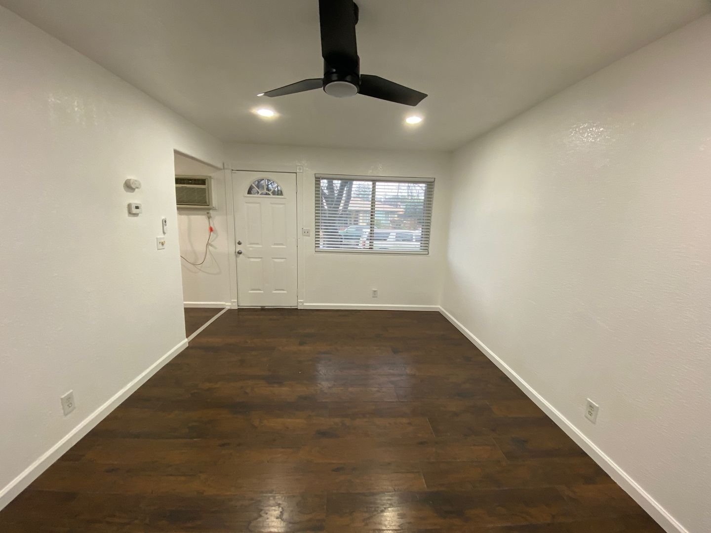 Fairfield Apartment: 1943 Bristol Lane