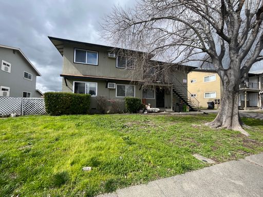 Nice condo in a 4 plex, Close to shopping, freeway and more! – photo 1