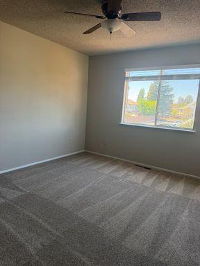 MOVE IN READY! Freshly painted and new flooring – photo 1