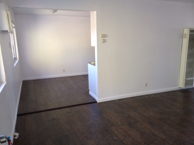 Fairfield Apartment: 1943 Bristol Lane