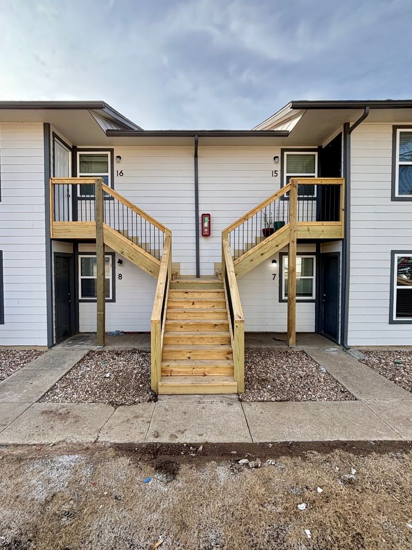 Sapulpa Apartment: 42 W Mike Ave