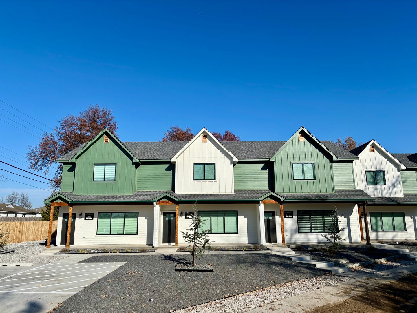 Broken Arrow Townhome: 126 E Midway St