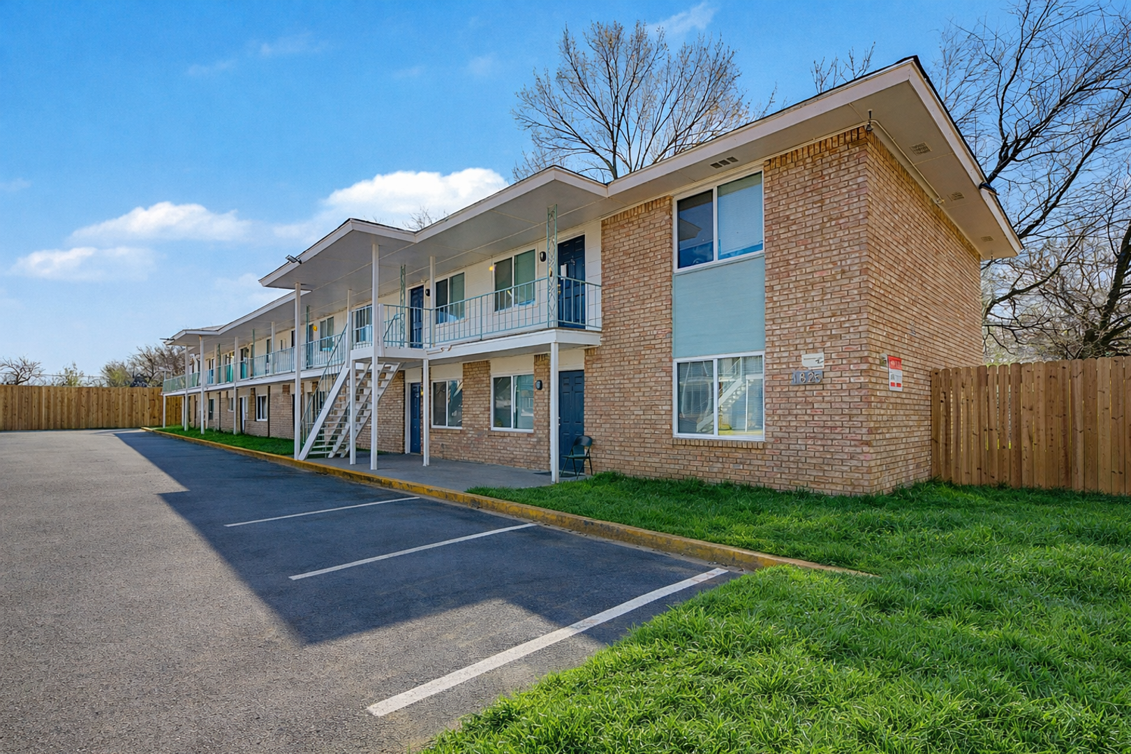 Tulsa Apartment: 1825 N College Ave