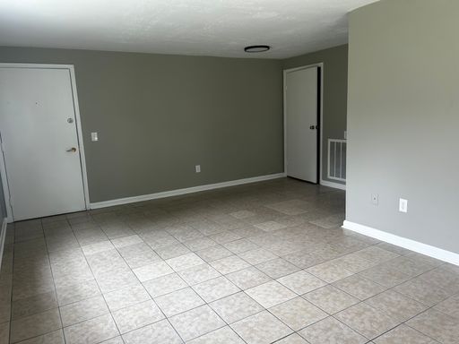 3 bedroom – photo 1