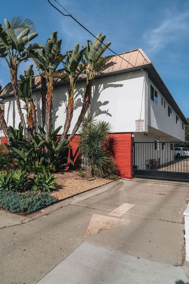 Isla Vista Apartment: 6754-6764 Abrego Rd.