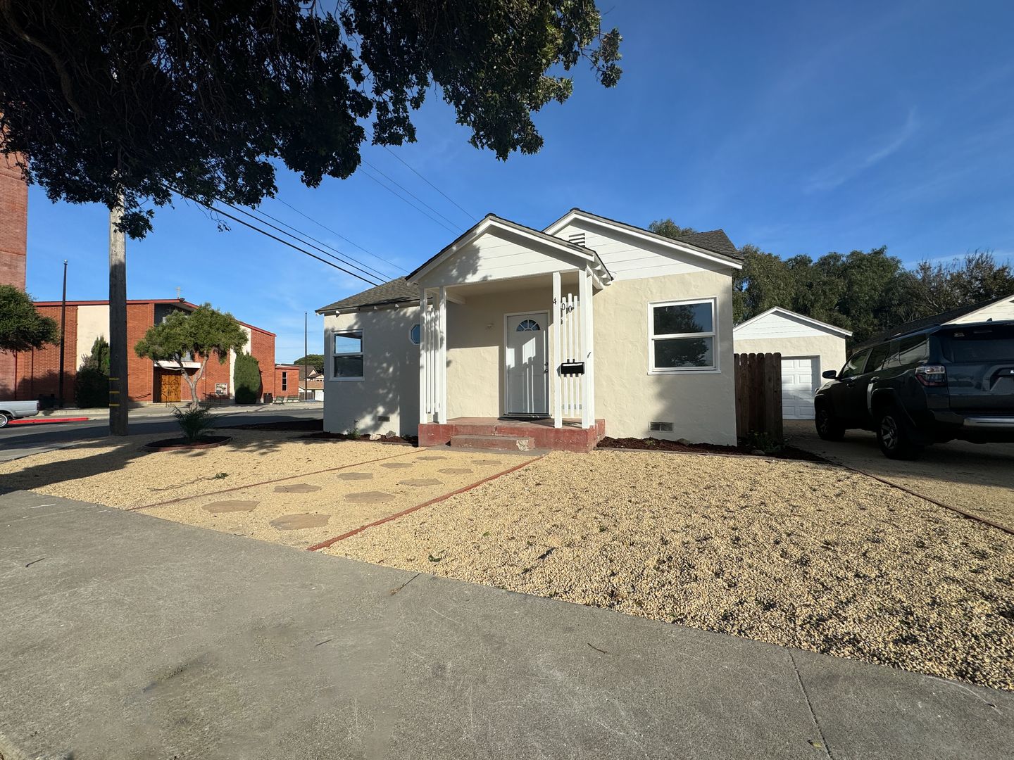 Lompoc House: 400 South I Street