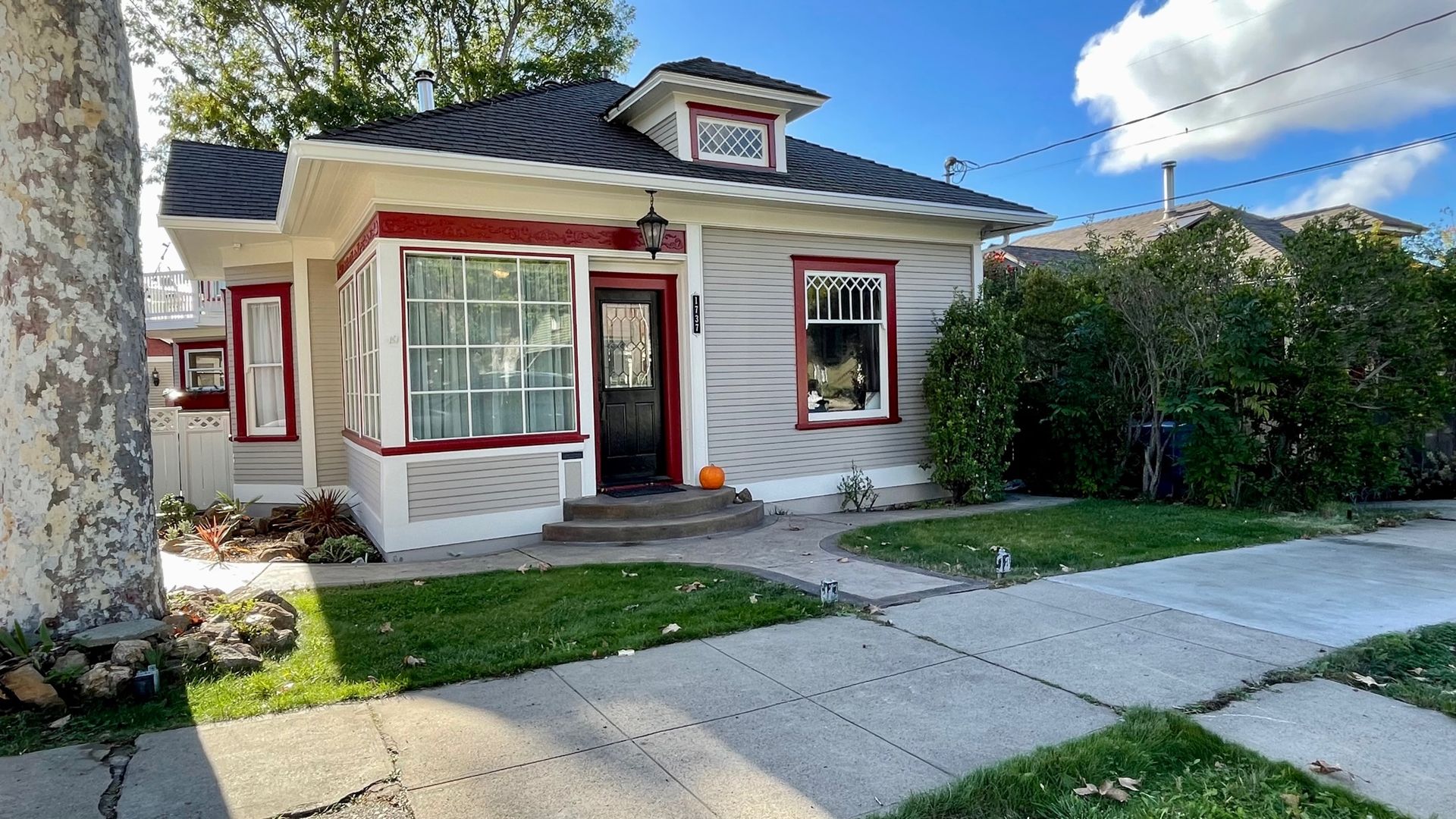 San Luis Obispo House: 1737 Chorro St.