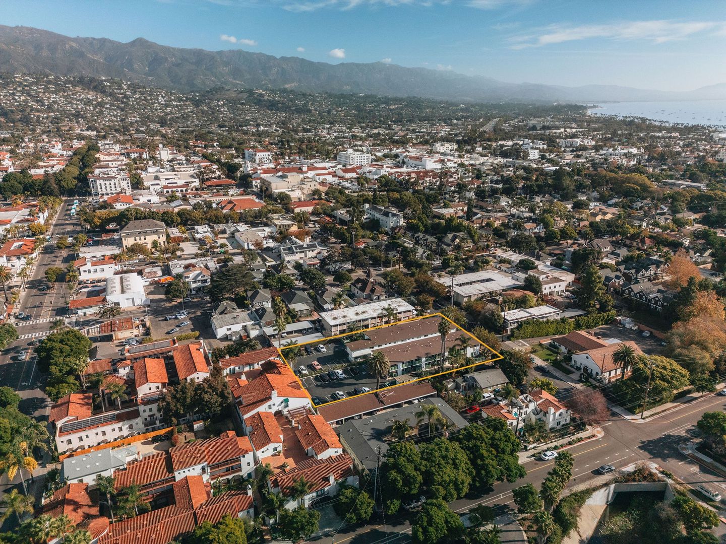 Santa Barbara Apartment: 320 W. Canon Perdido St., Apt 8
