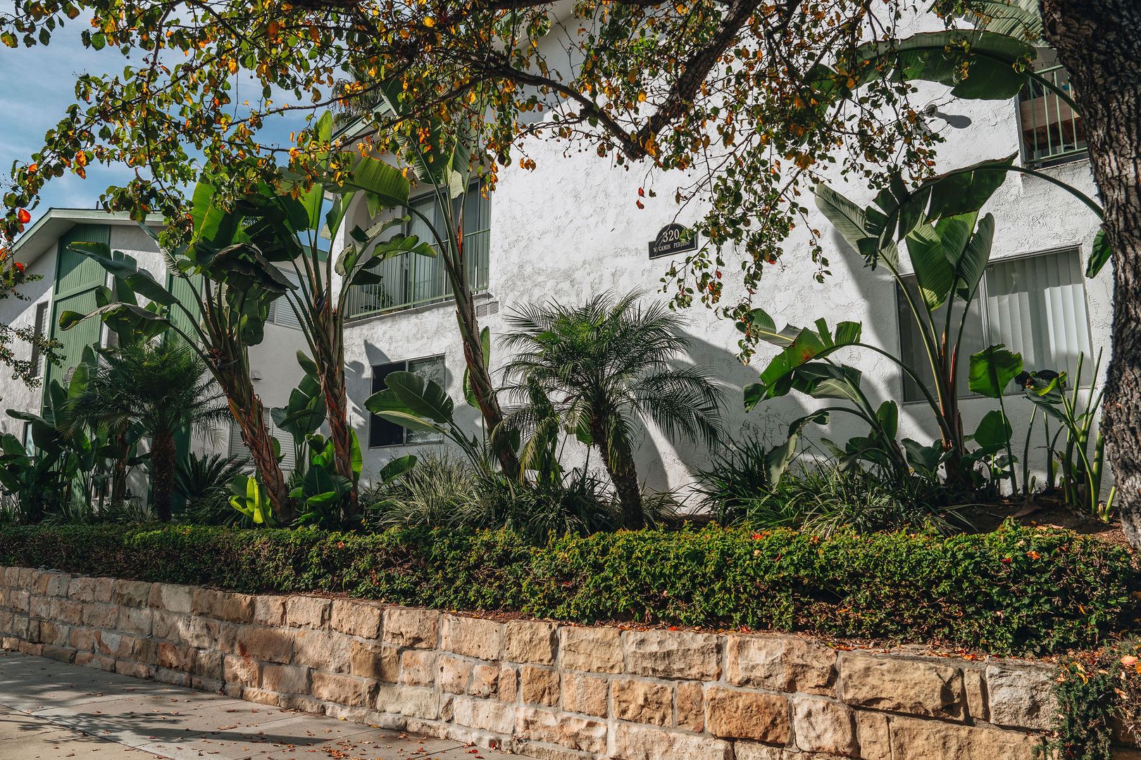 Santa Barbara Apartment: 320 W. Canon Perdido St., Apt 6
