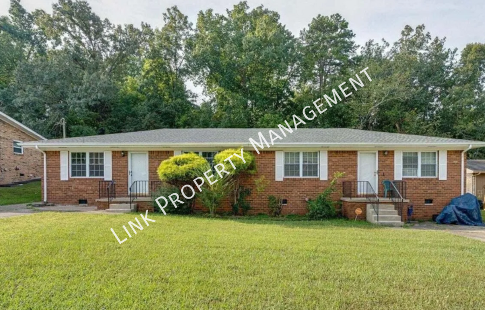East Ridge Apartment: 3620/3622 Missionaire Ave