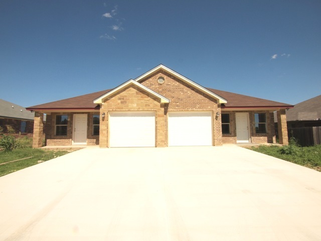 Killeen Multiplex: 4505 Barrington Trail