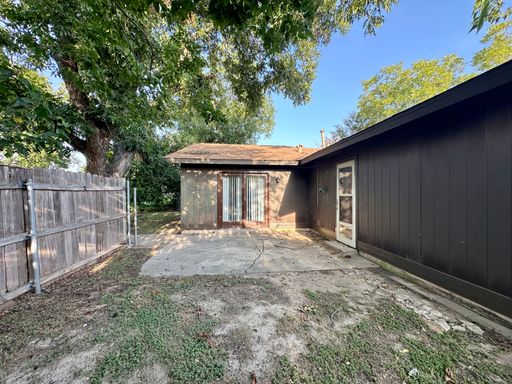 Listing photo thumbnail
