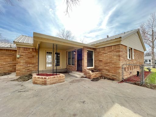 Listing photo thumbnail
