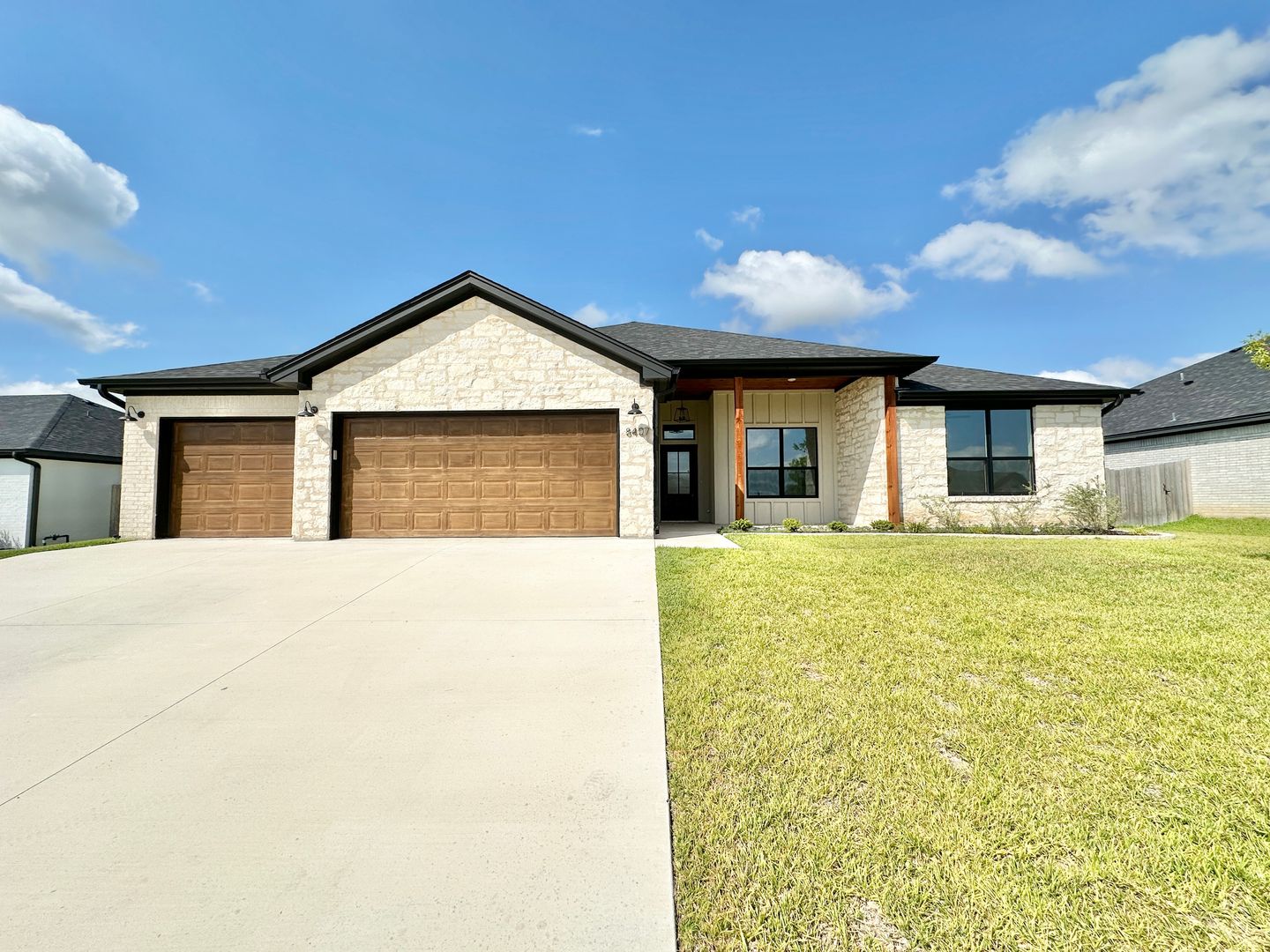 Killeen House: 8407 James Herring Way