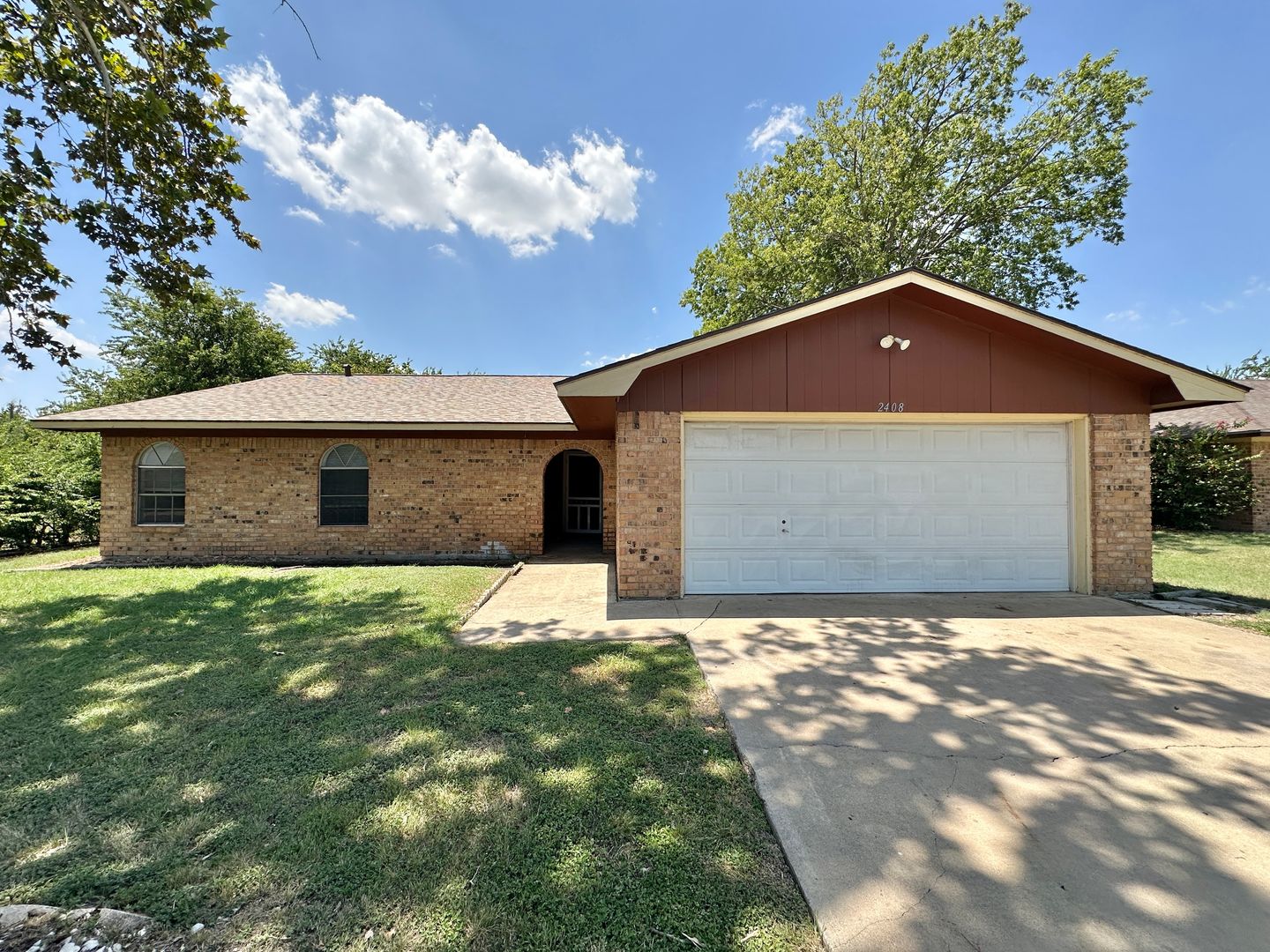 Killeen House: 2408 Lake Rd