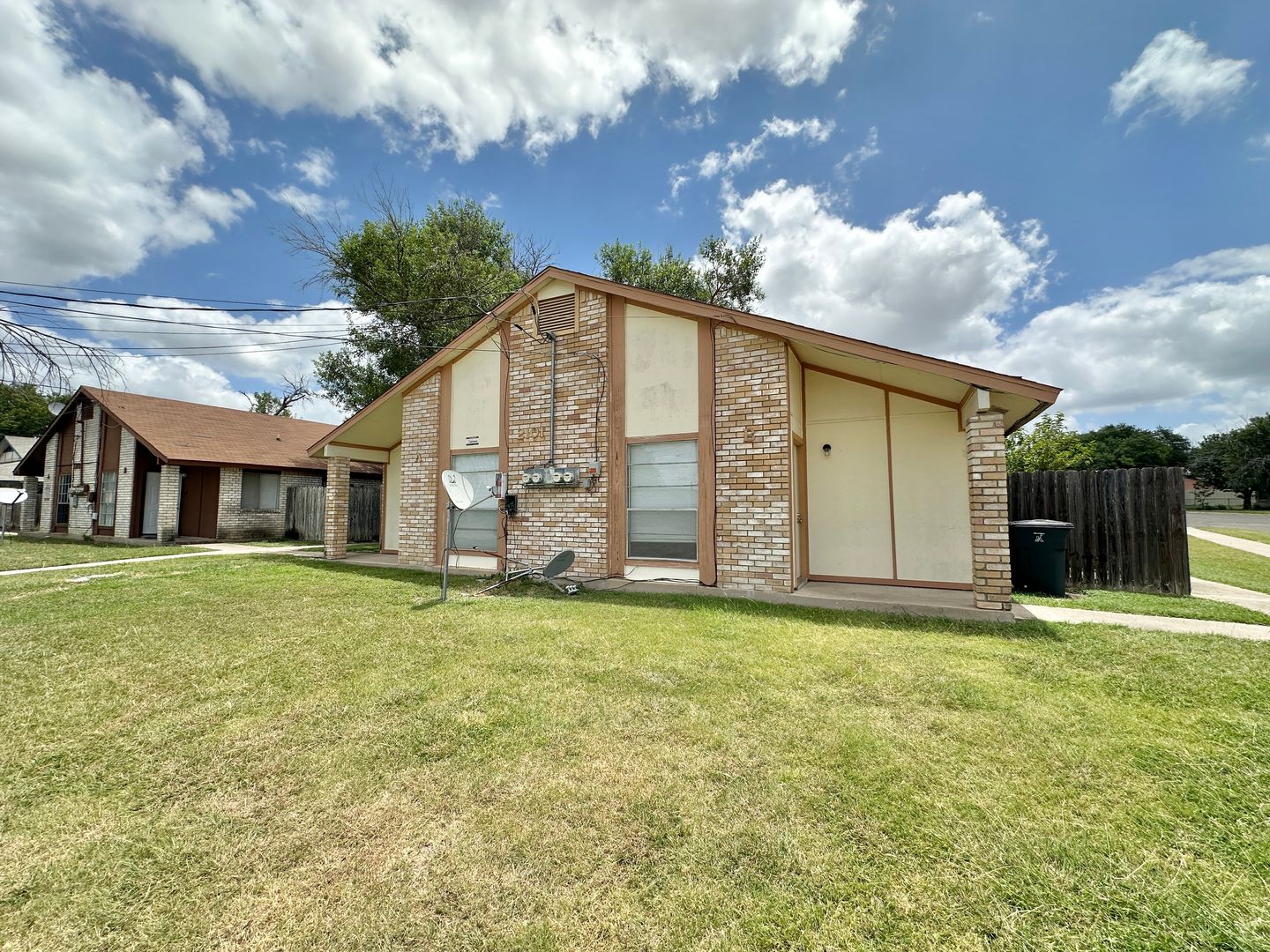 Killeen Apartment: 2101 Robert E Lee Dr