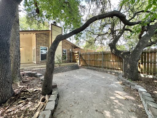 Listing photo thumbnail