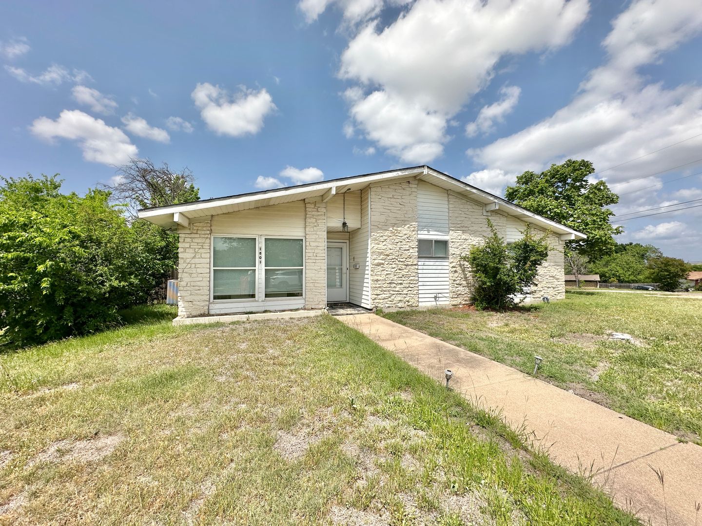 Killeen House: 1801 Glendale Dr
