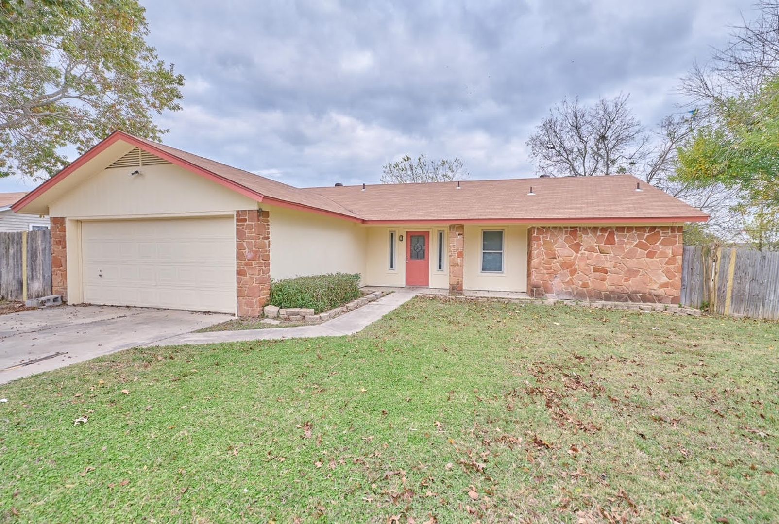 Killeen House: 2510 Greenbriar Dr
