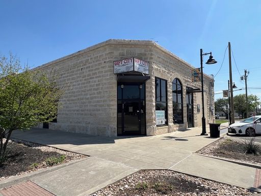 Listing photo thumbnail