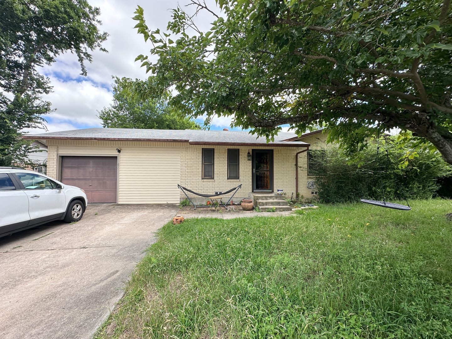 COPPERAS COVE House: 807 S 25TH