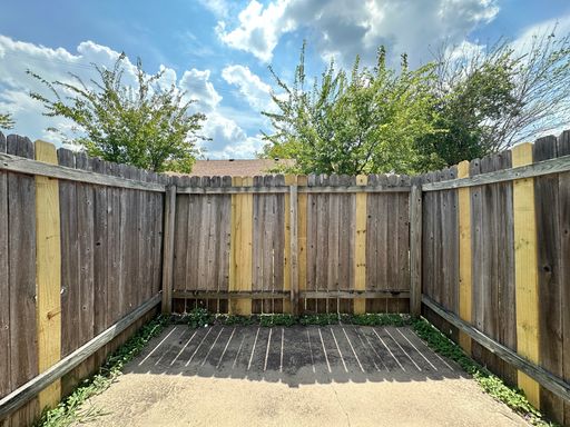 Listing photo thumbnail