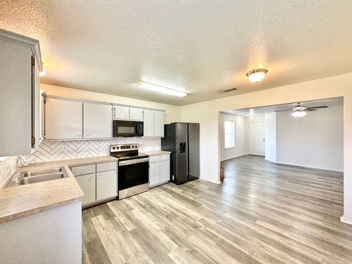 Listing photo thumbnail