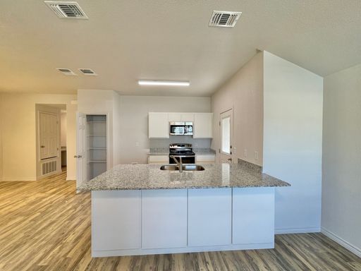 Listing photo thumbnail