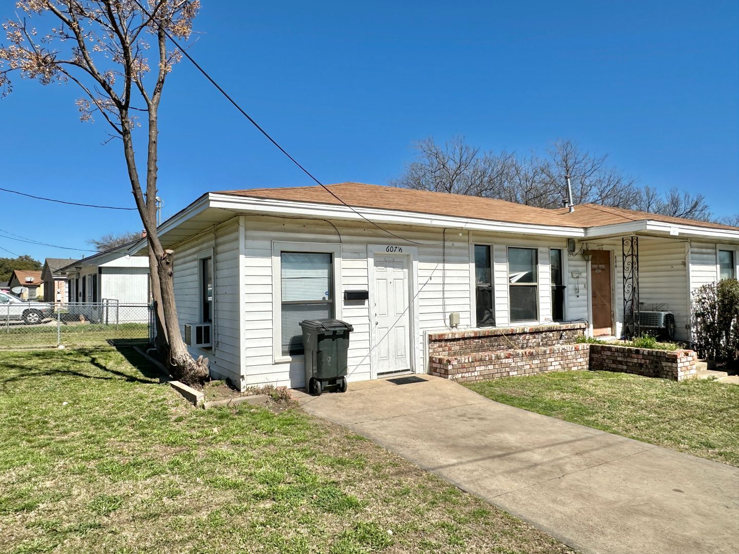 KILLEEN Multiplex: 607 Sutton Dr