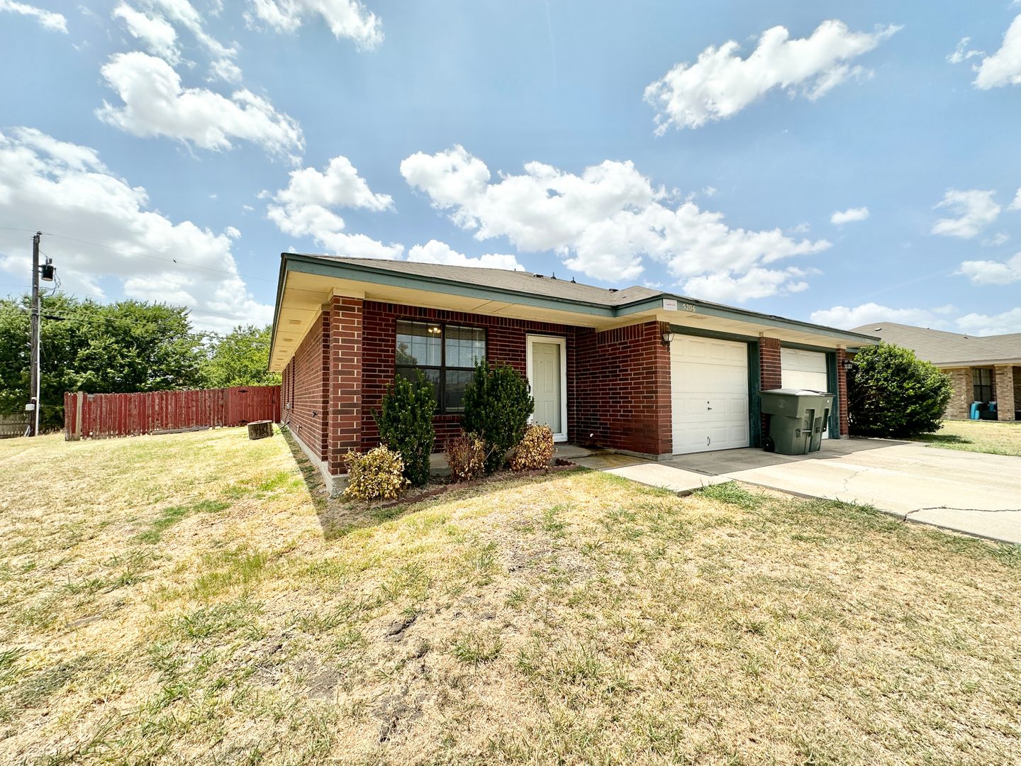 Killeen House: 5206 Daybreak Dr