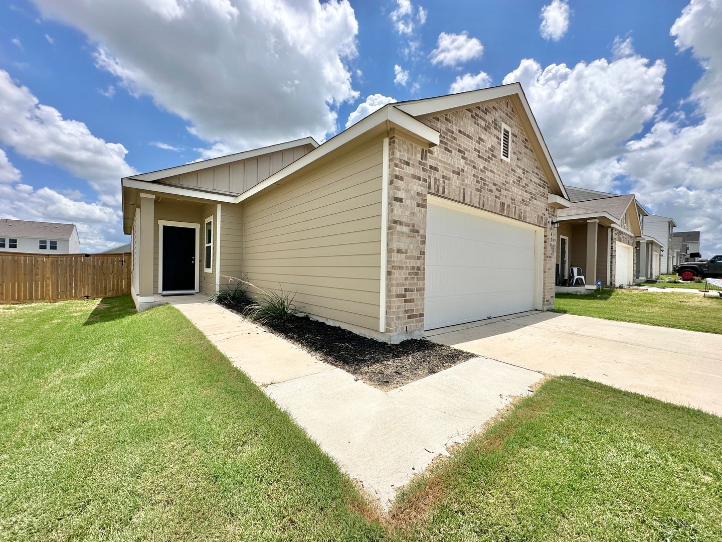 Jarrell House: 430 Line Of Fire Way