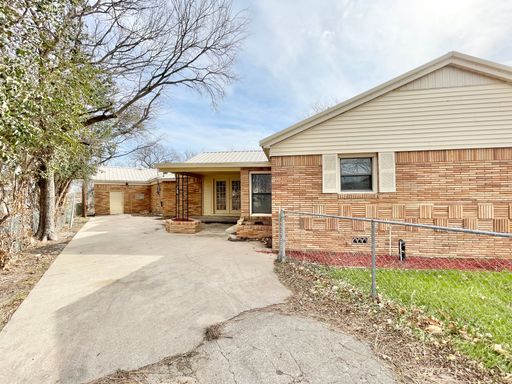 Listing photo thumbnail