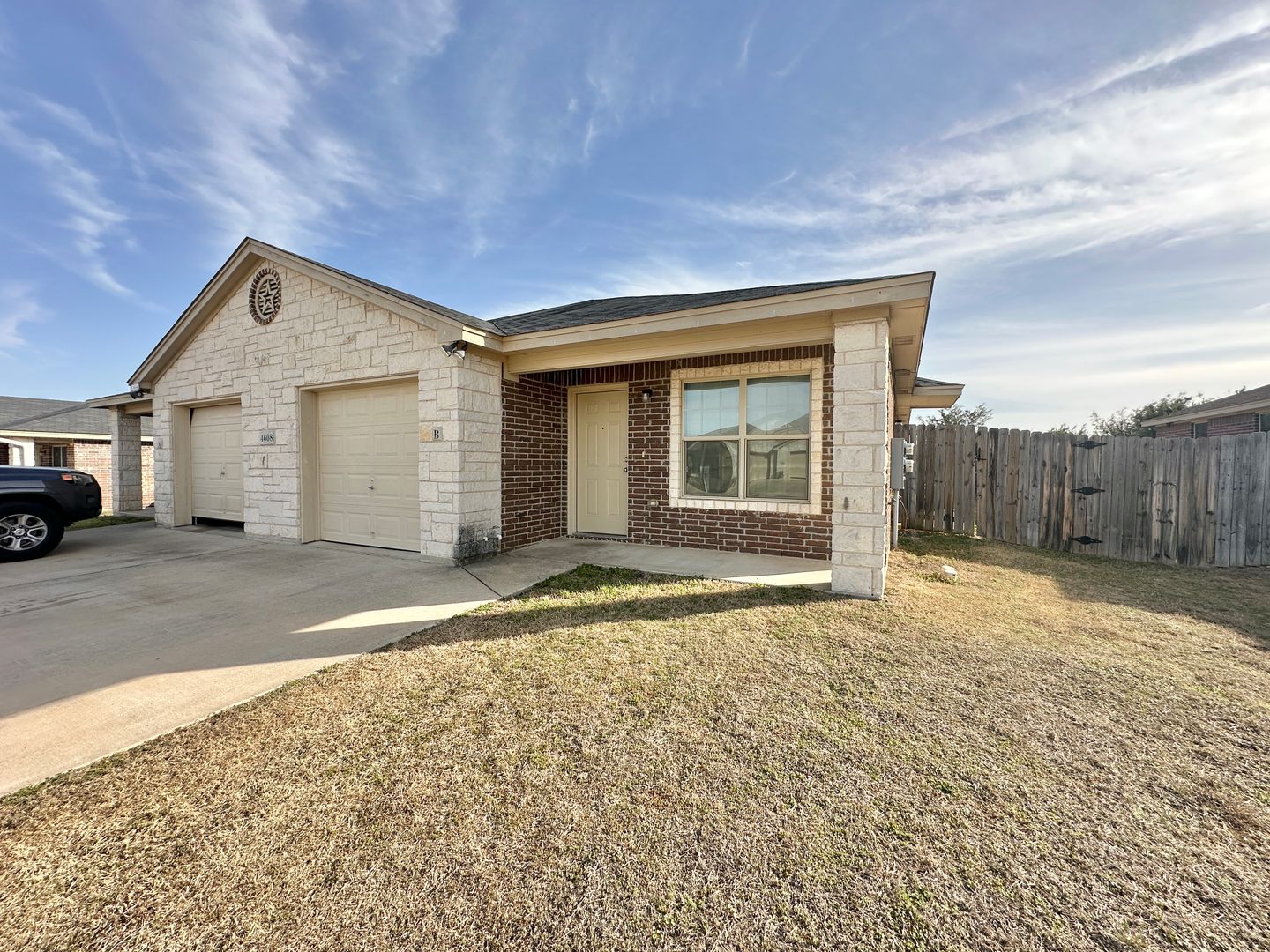 Killeen Multiplex: 4608  Cambridge Drive
