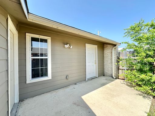 Listing photo thumbnail